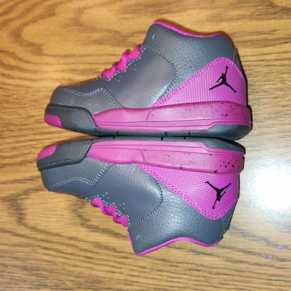 Girls Jordan sneakers - Picture 2 of 10